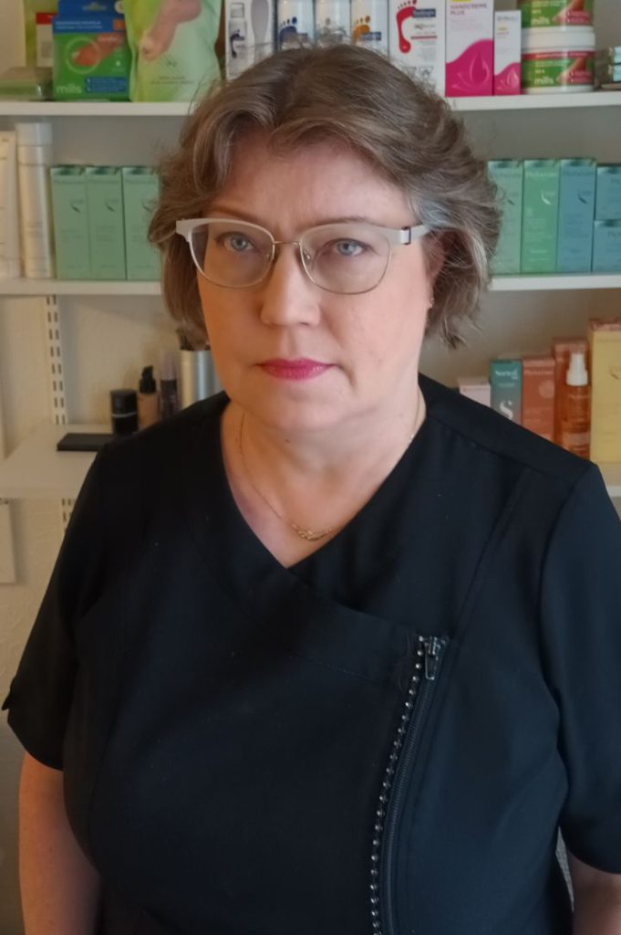 mari kosmetologi/ jalkojenhoitaja